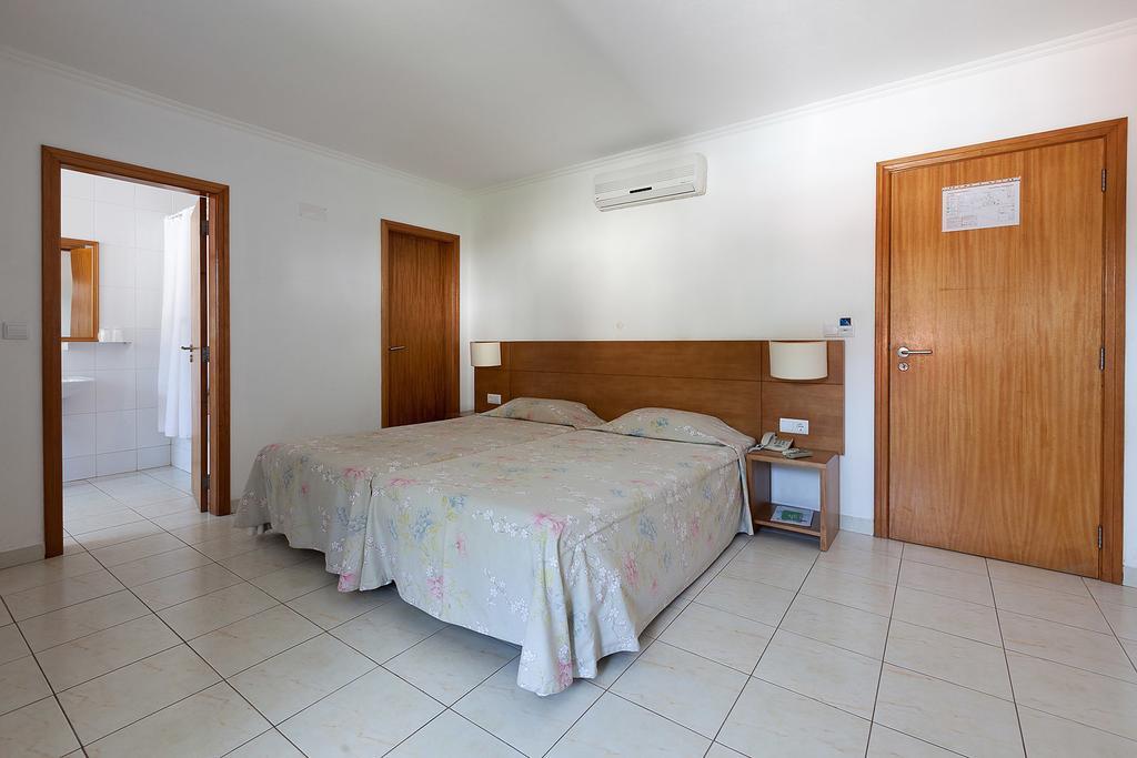 Hotel Solmar Calheta  Zimmer foto